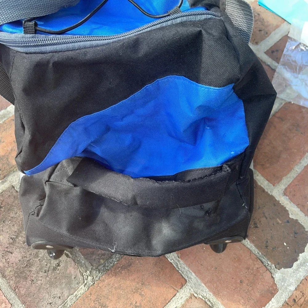 WRANGLER‎ PRCA NFR 2013 LAS VEGAS Rolling Duffle Bag National Extra Beer Cooler